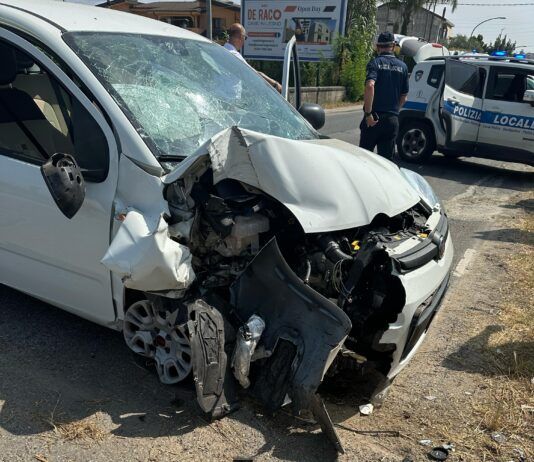 Rosarno, perde il controllo dell’auto e si schianta contro un muro: uomo in ospedale Incidente Fiat Panda