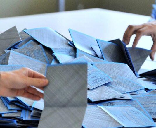 REFERENDUM 8 GIUGNO: AFFLUENZA CROLLA SOTTO IL 30%. IN CALABRIA E IN ITALIA VINCE L’ASTENSIONE seggio, scrutinio, elezioni