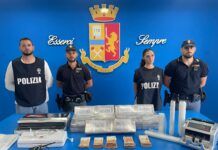 Rosarno – 30 kg di cocaina nascosti in una statua. Rinvenuti anche 25 mila euro in contanti: un arresto