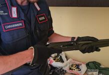 Controllo straordinario del territorio: sequestrate droghe e armi nascoste in auto abbandonate