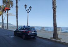 Controlli in uno stabilimento balneare – cibo non tracciato e telecamere illeggittime, scatta la sospensione dell’attività