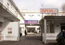 Ospedale di Vibo Valentia, si cosparge di benzina per protesta: salvato dal caposala