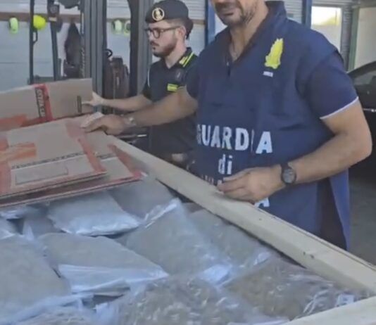 Porto di Gioia Tauro – sequestrati 1220 kg di marijuana