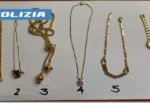 REGGIO CALABRIA, truffano e rapinano un’anziana: arrestati due uomini Refurtiva Polizia Trufffa Anziani