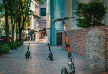 Calabria – Sindaco dispone coprifuoco per gli under 14: vietata la circolazione notturna per garantire sicurezza e ordine pubblico Monopattino elettrico