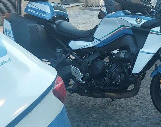 Appicca incendio sul lungomare di Gioia Tauro – arrestato 72enne