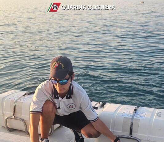 Crotone, Guardia Costiera salva tartaruga marina in difficoltà Guardia Costiera