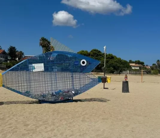 Vibo Valentia: un “pesce mangiaplastica” per salvaguardare il mare e sensibilizzare i cittadini Pesce mangia plastica