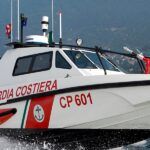 Natante rischia di affondare al largo di Parghelia, sette persone finiscono in mare: salvate dalla Guardia costiera Guardia Costiera
