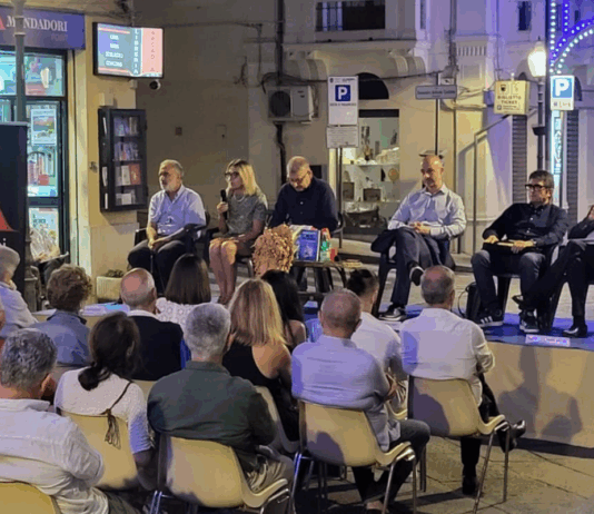A Palmi la scienza incontra il pubblico: il prof. Scaltriti racconta il futuro della lotta contro il cancro Mondadori Palmi Cancro