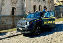 GdF scopre falso dentista: sequestrato lo studio e denaro contante Guardia di Finanza