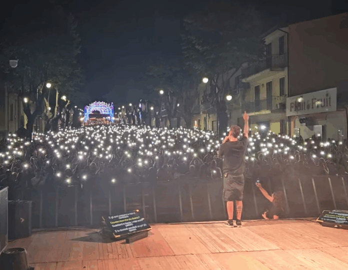 Un momento del concerto di Fedez - Cittanova