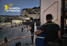 Stabilimenti abusivi e parcheggio irregolare, maxi sequestro sulla Costa degli Dei Guardia di Finanza - Baia di Riaci