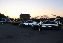 Autobus con minori fermato senza revisione né documenti: scattano i controlli della Stradale Polizia di Stato - Posto di blocco notturno