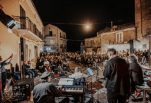 Salgemma Lungro Festival 2025: tra musica, arte e territorio, un’edizione di successo sotto le stelle del Pollino Salgemma Lungro Festival 2025 - Intorno a Pino Daniele