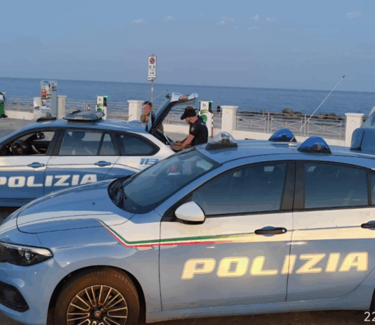 Controlli della Polizia: chiuse attività irregolari e sequestri di droga Polizia di Stato - Crotone