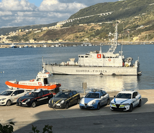 Maxi controlli sul litorale vibonese: 20 sanzioni e un deferimento Mare e laghi sicuri - Operazione Interforze
