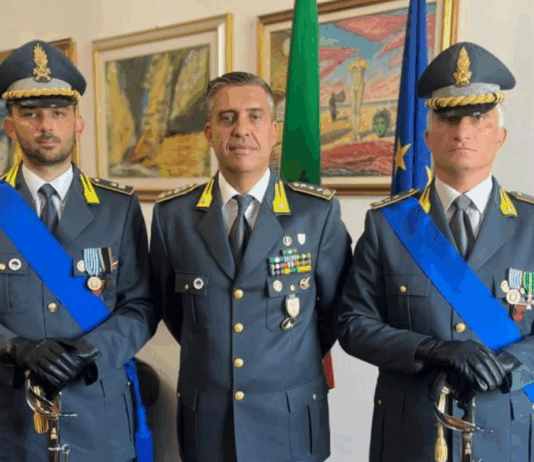 Lamezia, cambio al vertice della Guardia di Finanza: il comando passa a Giuseppe Maniglio Guardia di Finanza - Giuseppe Maniglio, Pierpaolo Manno, Valentino Luce