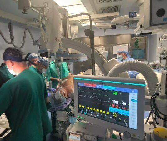 Centro Cuore del G.O.M., per la prima volta in Calabria innovativo intervento con impianto di defibrillatore cardiacoextravascolare Ospedale - Sala Operatoria - Foto cardiologia