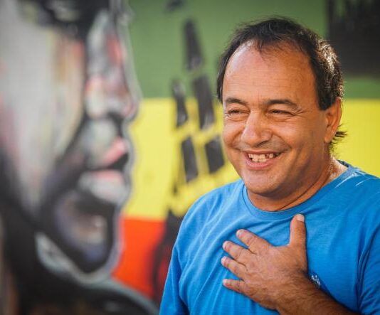 Mimmo Lucano all’Università di Catanzaro, polemica politica: Fratelli d’Italia attacca il seminario sul modello Riace Mimmo Lucano