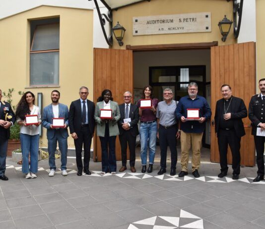 Il Questore di Catanzaro e la fondazione Città Solidale firmano il Protocollo Zeus Giuseppe Linares - Questore Catanzaro - Protocollo Zeus