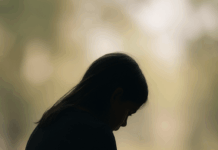 Body shaming alla figlia undicenne: padre condannato dalla Cassazione Bambina