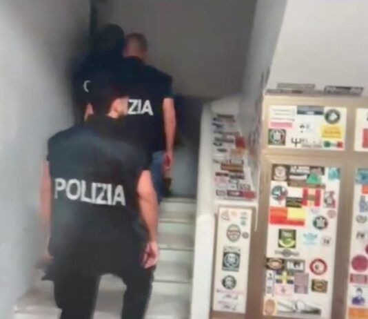 La Polizia di Stato arresta i vertici calabresi e catanzaresi di Forza Nuova Polizia di Stato - Arresto vertici Forza Nuova - Catanzaro