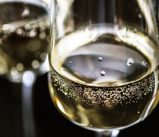 Prosecco, gli abbinamenti gastronomici che regalano gioia alle papille