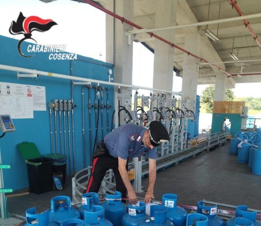 Tentata frode in commercio nella vendita di bombole di gas – 5 persone denunciate Carabinieri Cosenza - Bombole di Gas