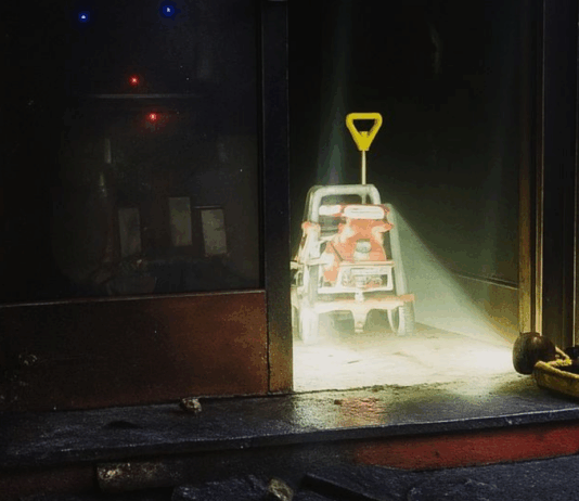 Nessuna bomba a Taurianova, Carabinieri indagano: atto intimidatorio o bravata notturna? Taurianova (RC) - Incendio attività commerciale