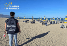 Spiaggia libera trasformata in lido abusivo: maxi sequestro della Guardia di Finanza Guardia di Finanza - ROAN - Sequestro Lido Stabilimento Balneare abusivo