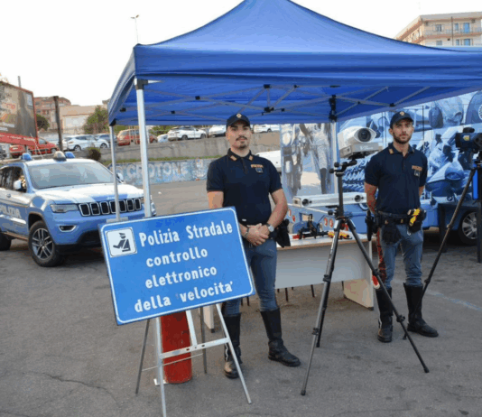 Sicurezza stradale a Crotone, la Polizia in campo con “Estate…con noi” Polizia di Stato - Estate…con noi