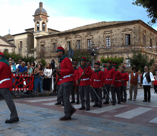 Filadelfia torna al 1870: la Repubblica Universale rivive tra memoria e partecipazione Pro Loco Filadelfia (VV) - Risorgimento Repubblica Universale