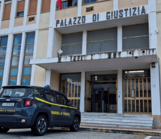 70mila euro sottratti all’INPS, due medici ai domiciliari: indagine su 144 persone per certificati falsi e truffa Guardia di Finanza di Reggio Calabria - Tribunale di Locri