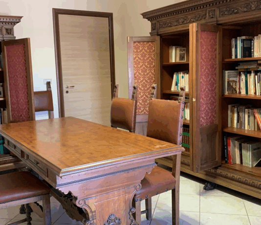 Polistena, un gesto che unisce memoria e futuro: la famiglia Floccari dona biblioteca e studio del Professore alla Fondazione Tripodi Lo studio e la biblioteca del professore Antonio Floccari donati alla Fondazione Girolamo Tripodi