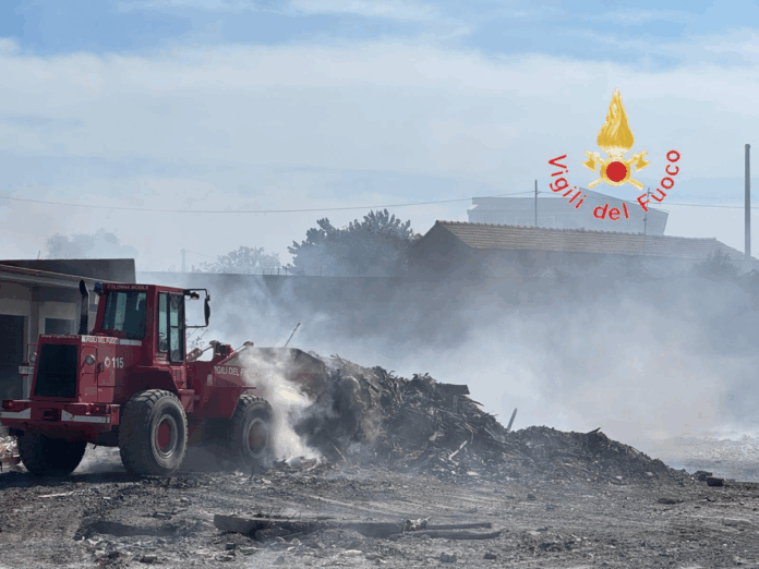 Vigili del Fuoco - Mezzi meccanici in azione