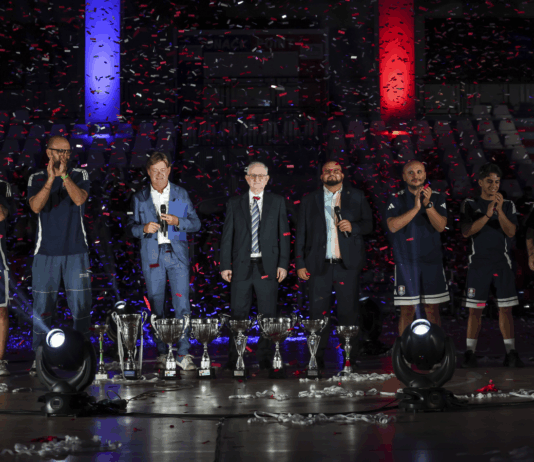 Pirossigeno Cosenza, una notte di sport e spettacolo: “insieme per scrivere la storia” Pirossigeno Cosenza - Presentazione squadre basket e futsal 2025