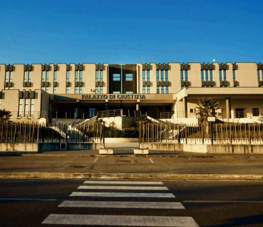 Accoltellamento a Mandatoriccio: padre e fratello dell’indagato finiscono in carcere Procura della Repubblica di Castrovillari (CS)