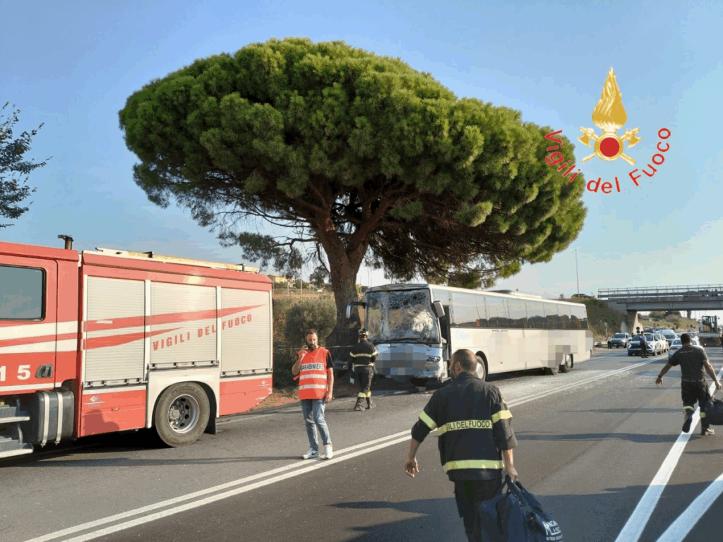 Vigili del Fuoco - Scontro autobus - SS 106