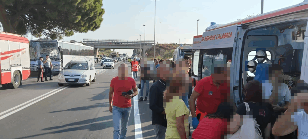 Vigili del Fuoco – Scontro autobus – SS 106