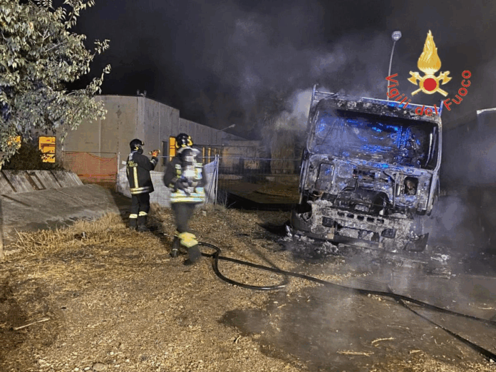 Vigili del Fuoco - Incendio Reggio Calabria