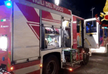 Due automobili distrutte dalle fiamme nella notte Vigili del Fuoco