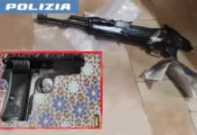 Cocaina, pistola e mitragliatore AK47 in casa: arrestata 72enne Polizia di Stato - Sequestro armi