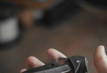 Emergenza armi nelle scuole: a Napoli controlli con metal detector, sequestrate 150 armi da taglio Arma da taglio - Coltello