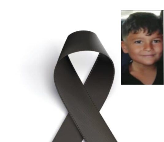 Gioia Tauro piange il piccolo Nicodemo: l’addio commosso della città al bambino di otto anni morto nel crollo di un muro