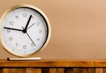 Torna l’ora solare: lancette indietro di un’ora