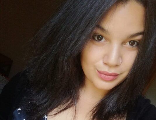 Ragazza 28enne trovata morta sotto la doccia: ipotesi folgorata da stufetta