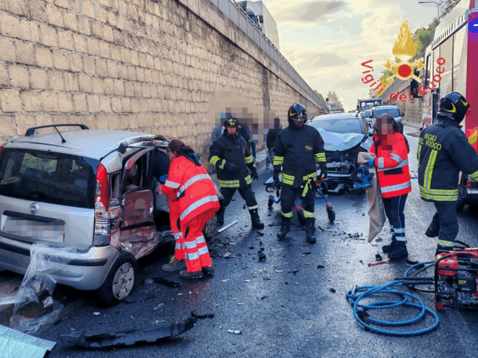Vigili del Fuoco - Incidente Stradale
