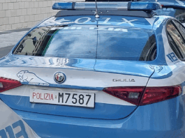 Polizia di Stato: operazione antidroga nella movida, arrestati due giovani Polizia di Stato - Volante