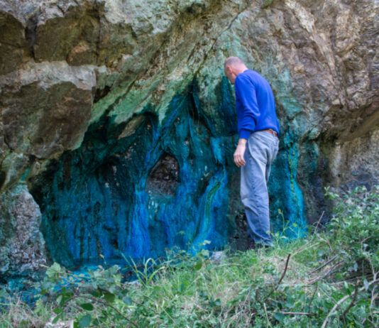 In Pericolo il Geosito “A Petra Virdi”: un Tesoro Geologico Minacciato